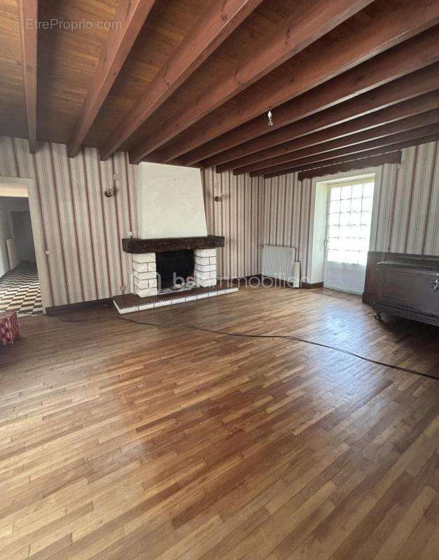 Maison à MAUZE-SUR-LE-MIGNON