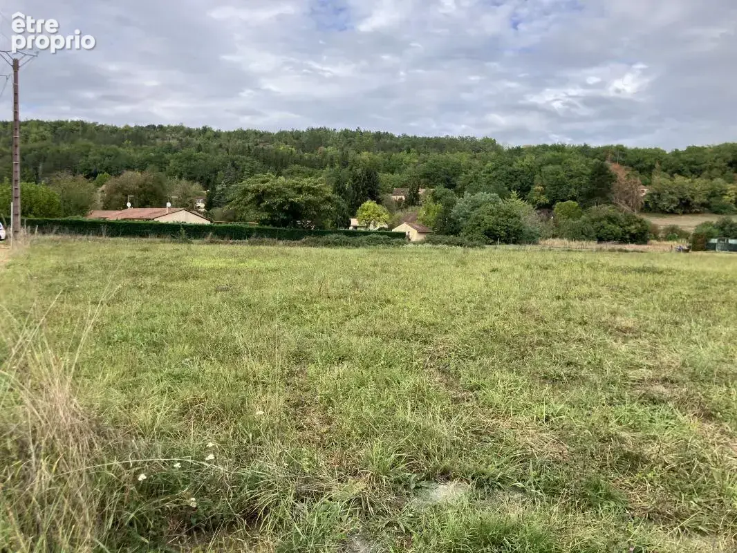 Terrain plat constructible de 1461 m2 à Trémolat - photo 2