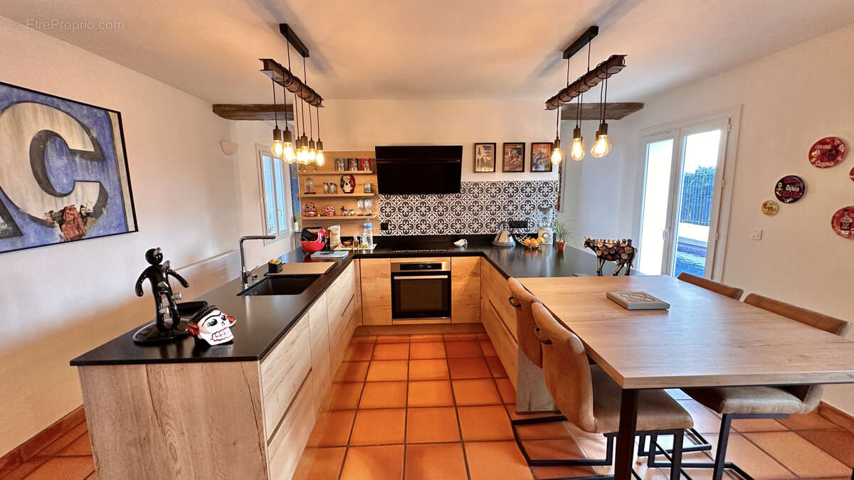 Maison à SAINT-GENIS-DES-FONTAINES