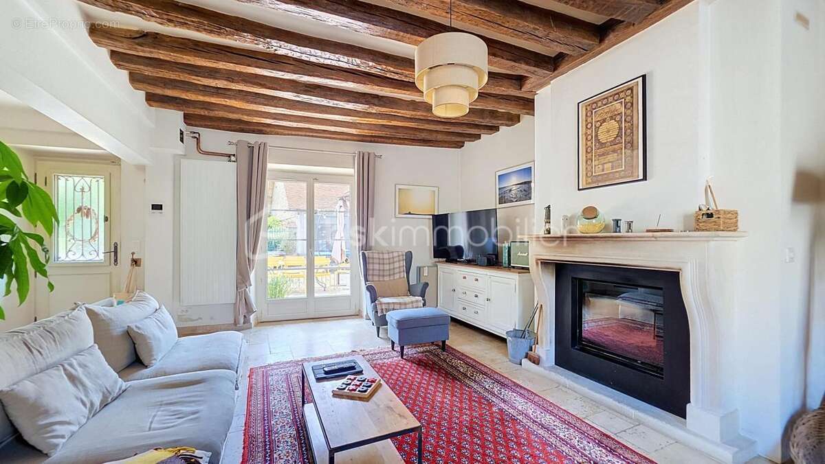 Maison de caractère 210 m² habitables (226 m² au sol) avec piscine chauffée, dépendances et jardin arboré - photo 7