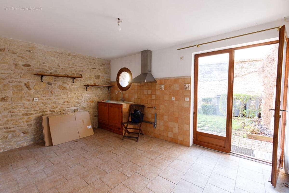 Maison à ISSOU