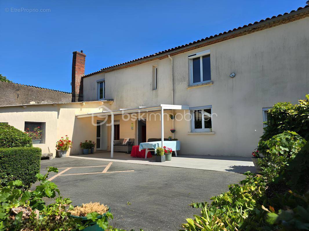 Maison à BEAUREPAIRE
