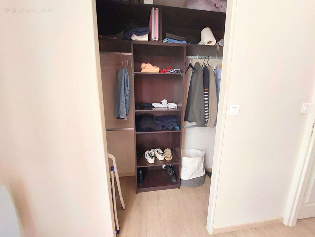 Maison individuelle divisée en 2 appartements rapport locatif secteur Pelloutier - photo 15