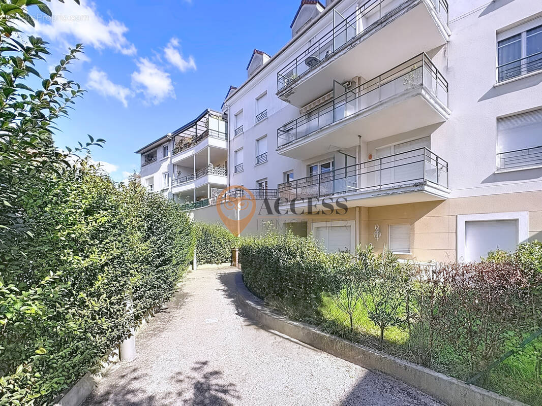 Appartement à HOUILLES