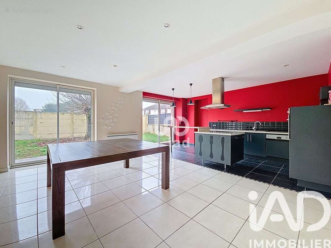 Maison 92 m² à Saint-Florentin  - photo 2