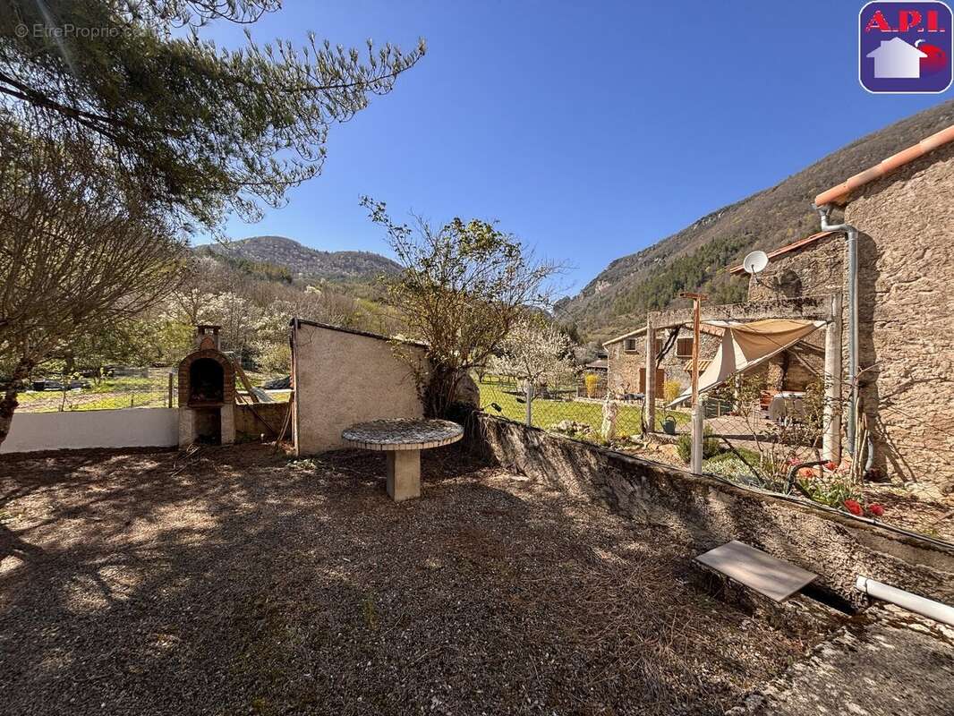 Maison à JOUCOU