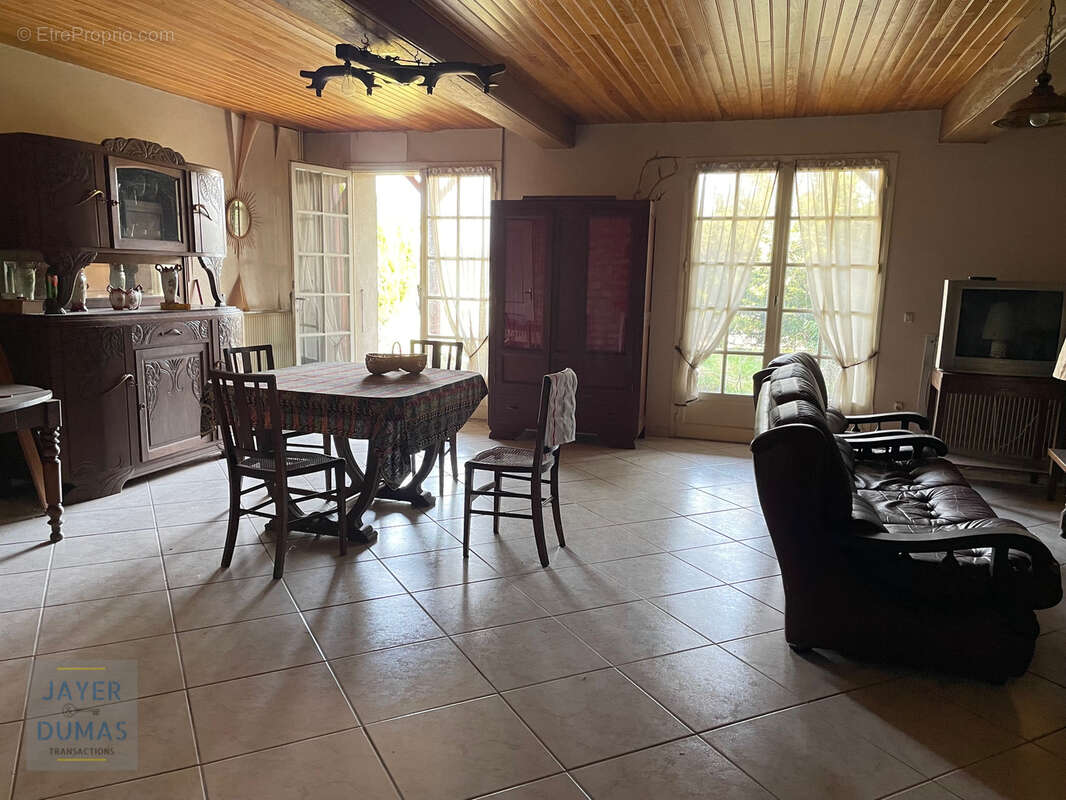 Maison à GUERFAND