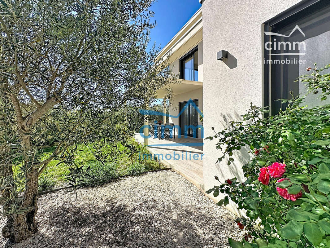 Maison 180 m² à Beaumes-De-Venise  - photo 2