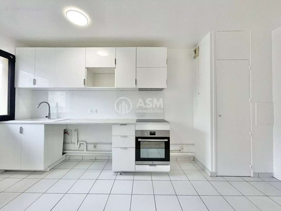 Appartement à COURBEVOIE