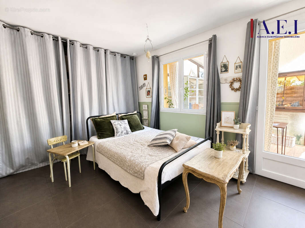 Appartement à SIX-FOURS-LES-PLAGES