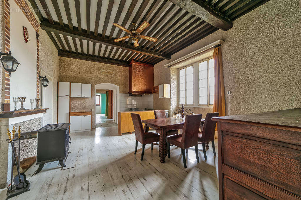 Chateau de pringy - t4 à rénover - photo 3