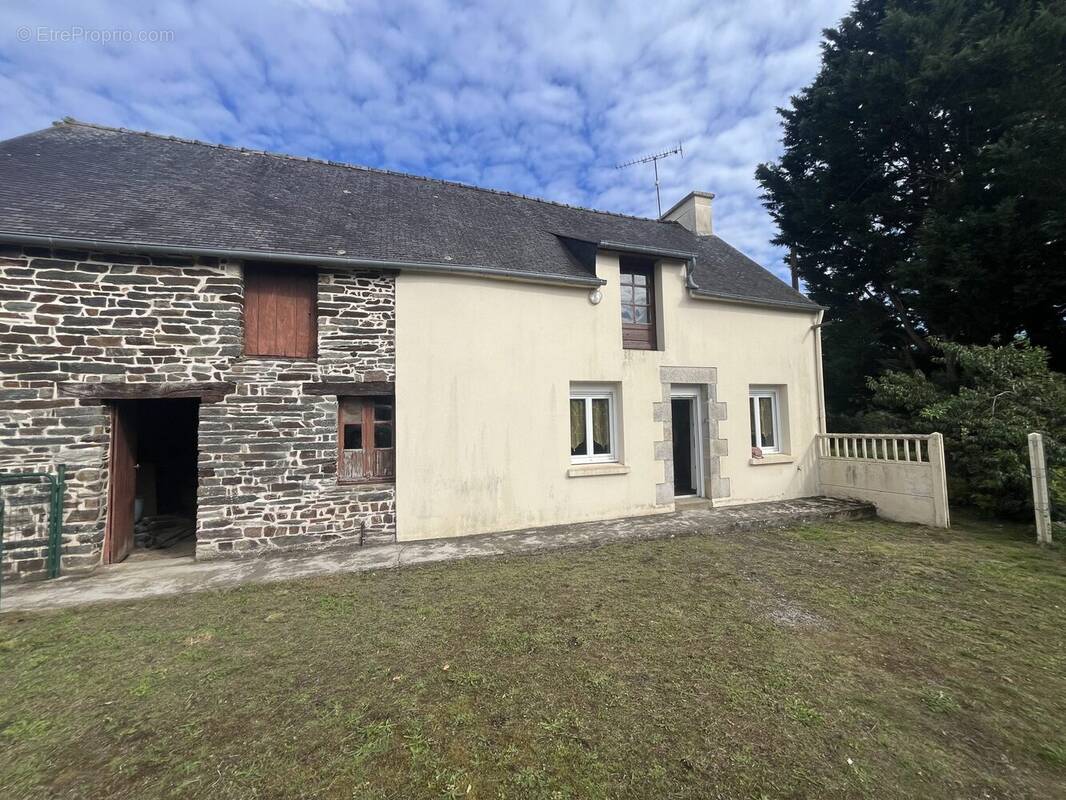 Maison à LOYAT