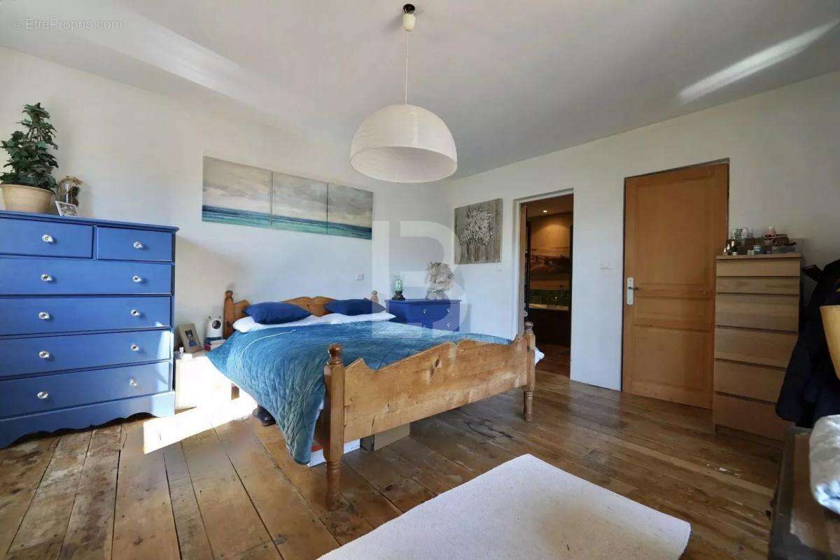 Maison à GREOLIERES