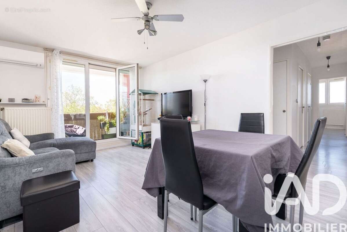 Photo 2 - Appartement à MEYZIEU