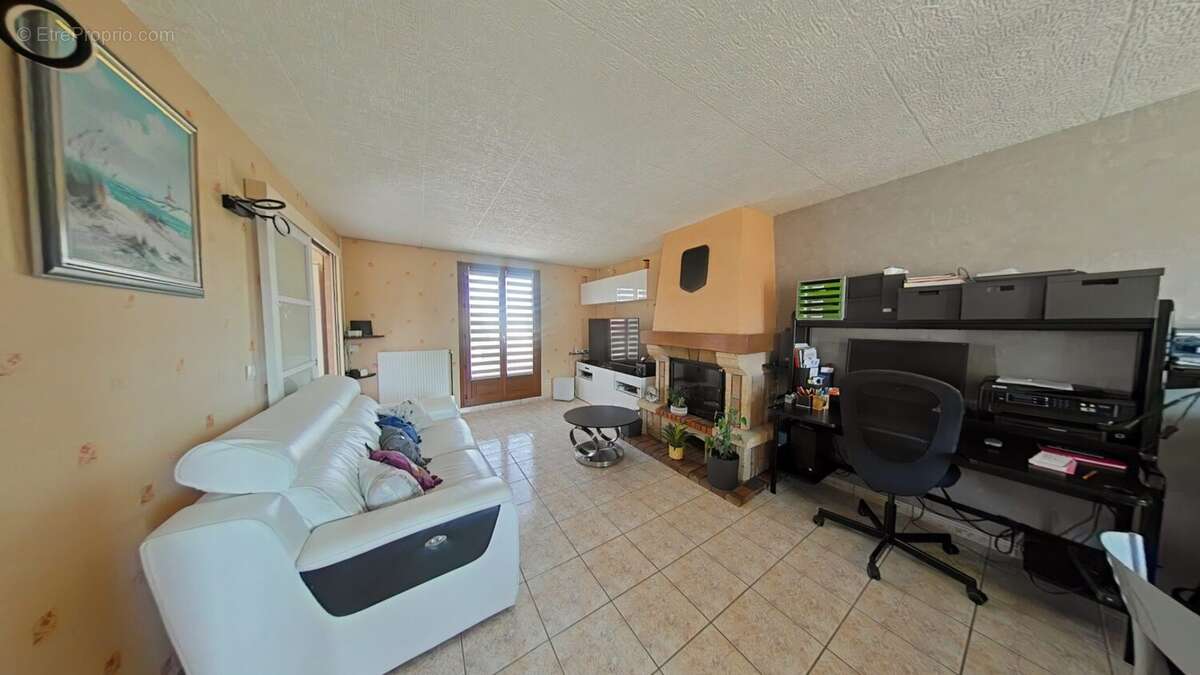 Maison 89 m² à Veauche  - photo 3