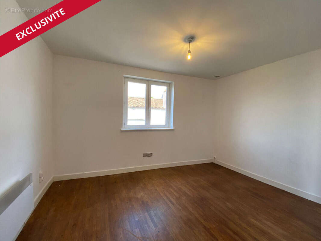 Maison à SAINT-PIERRE-D&#039;EXIDEUIL