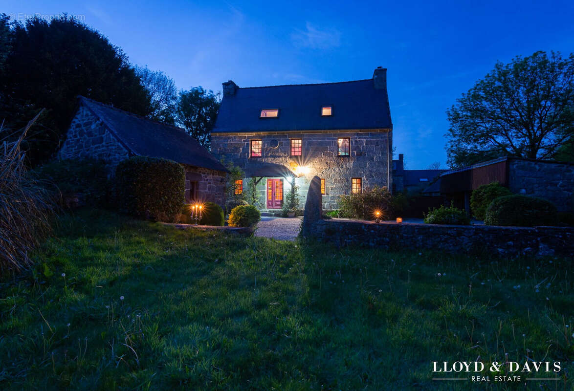 176 m² à Kergrist-Moelou  - photo 8