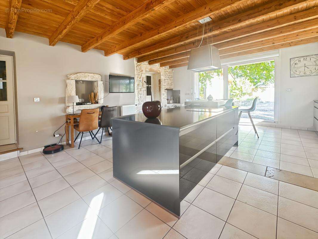 Maison à LIVRON-SUR-DROME