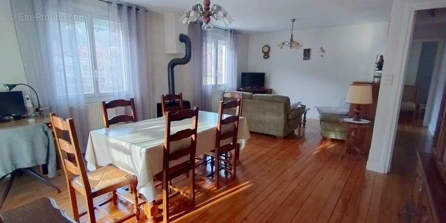 Maison à LE CHEYLARD