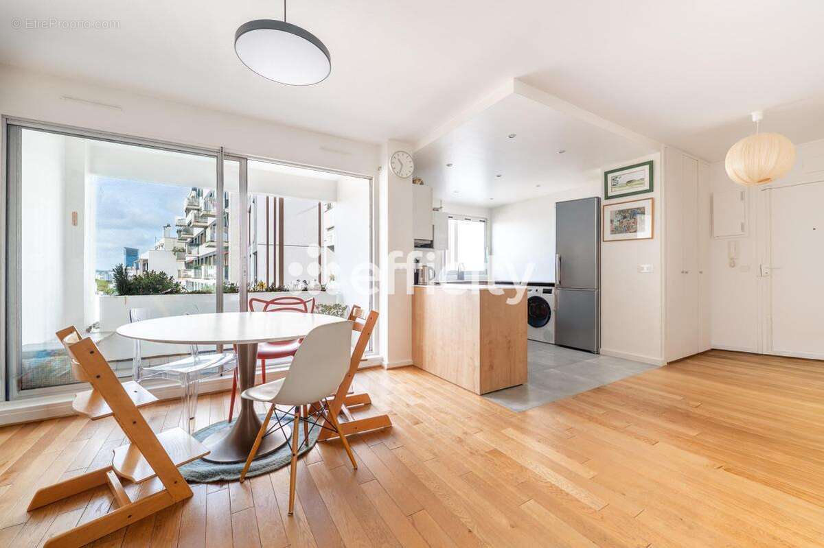 Appartement à PARIS-12E