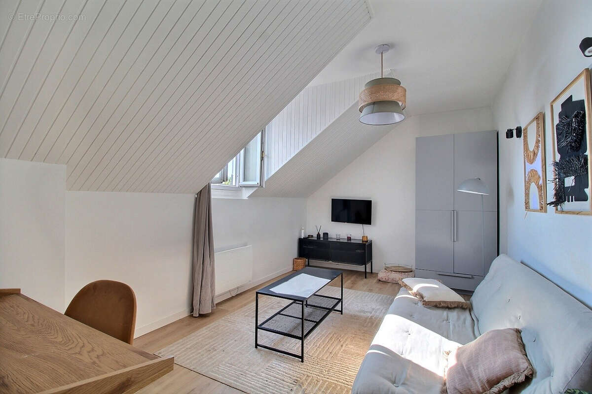 Appartement à LA GARENNE-COLOMBES