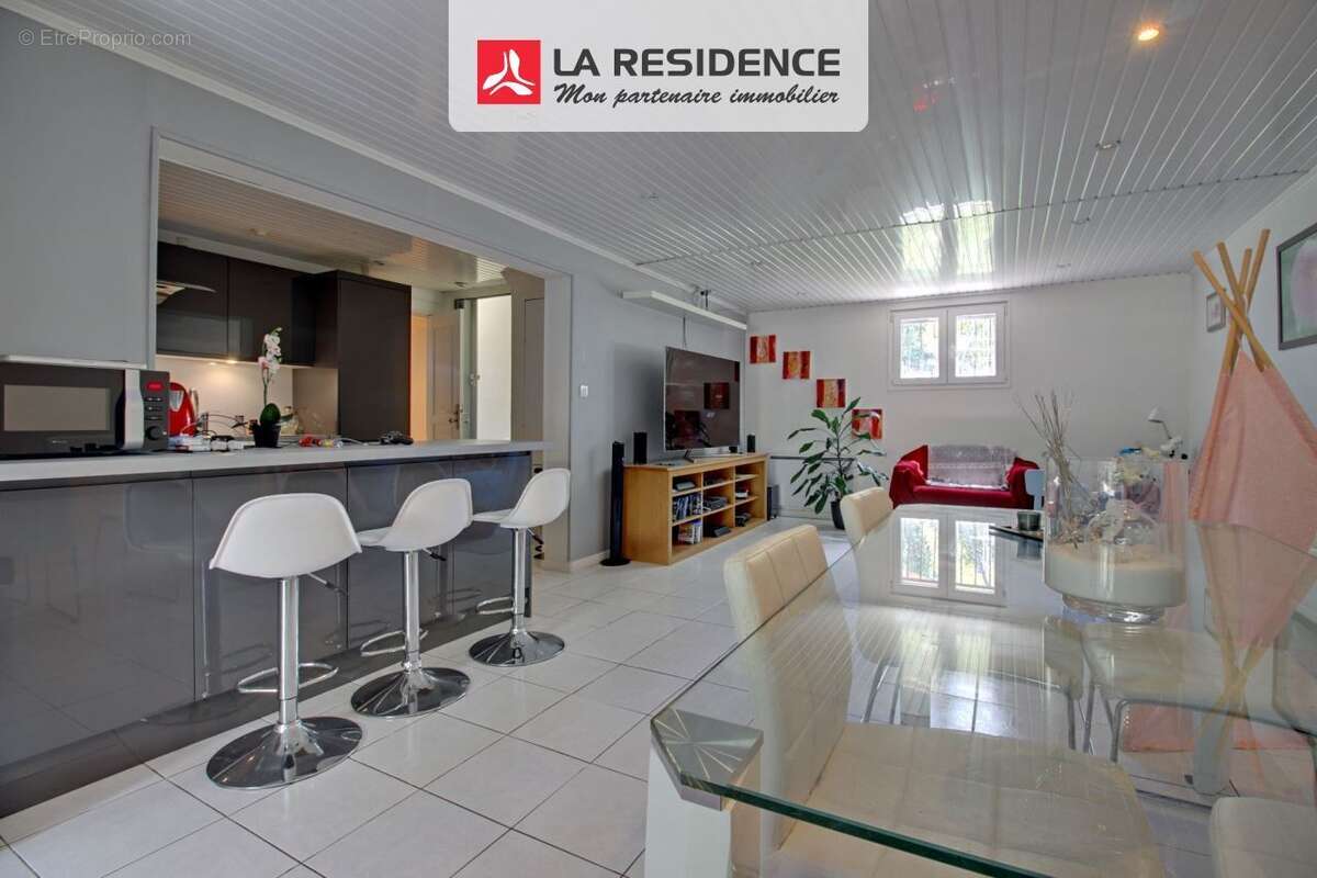 Maison à SARTROUVILLE