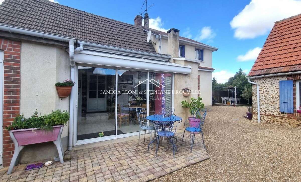 Maison à JOUY