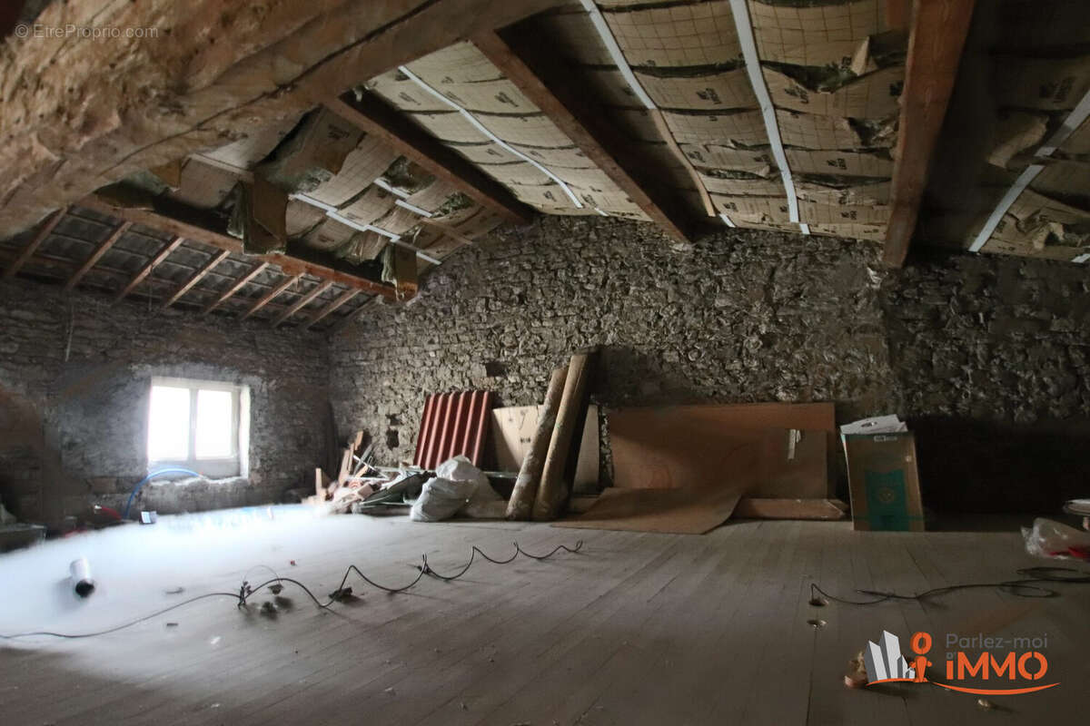 Maison à SAINT-SORLIN-EN-BUGEY