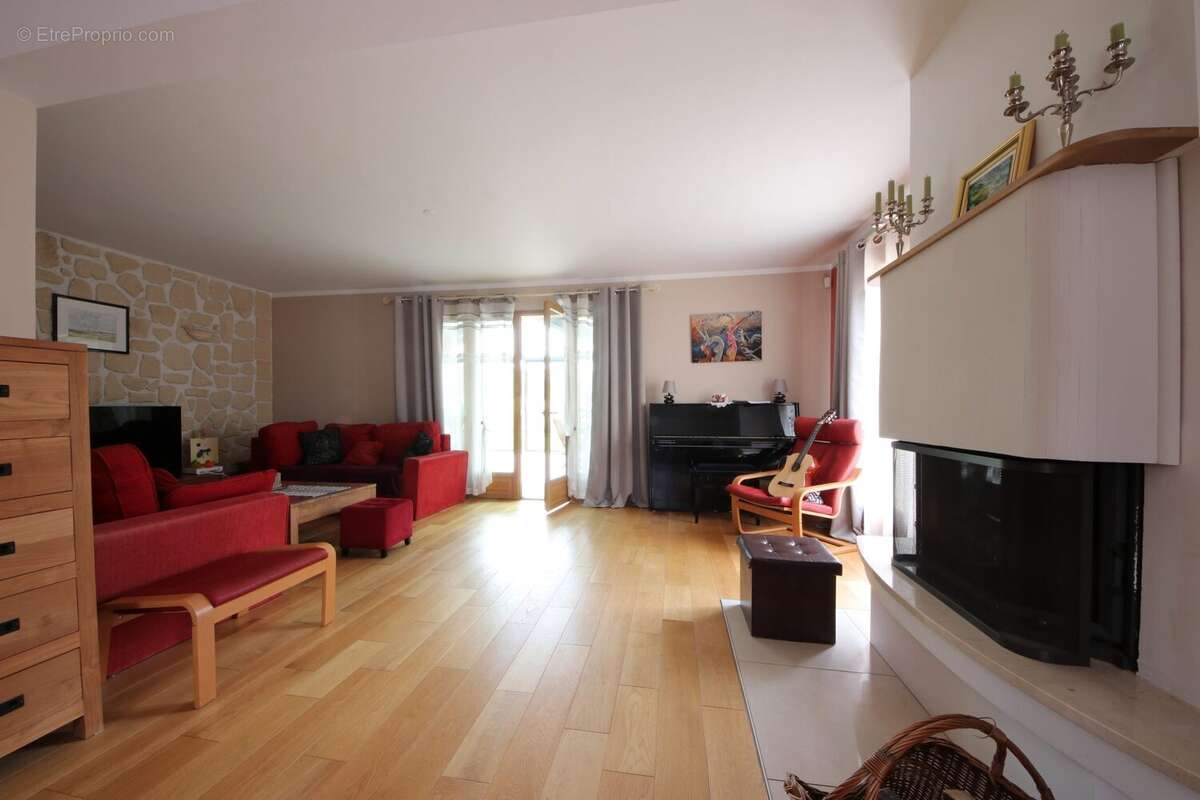 Christine &amp; Marc Stanord Palmer Immobilier - Maison à FONTENAY-LES-BRIIS