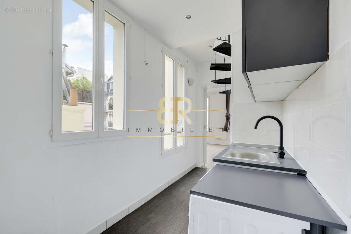 Appartement à PARIS-14E