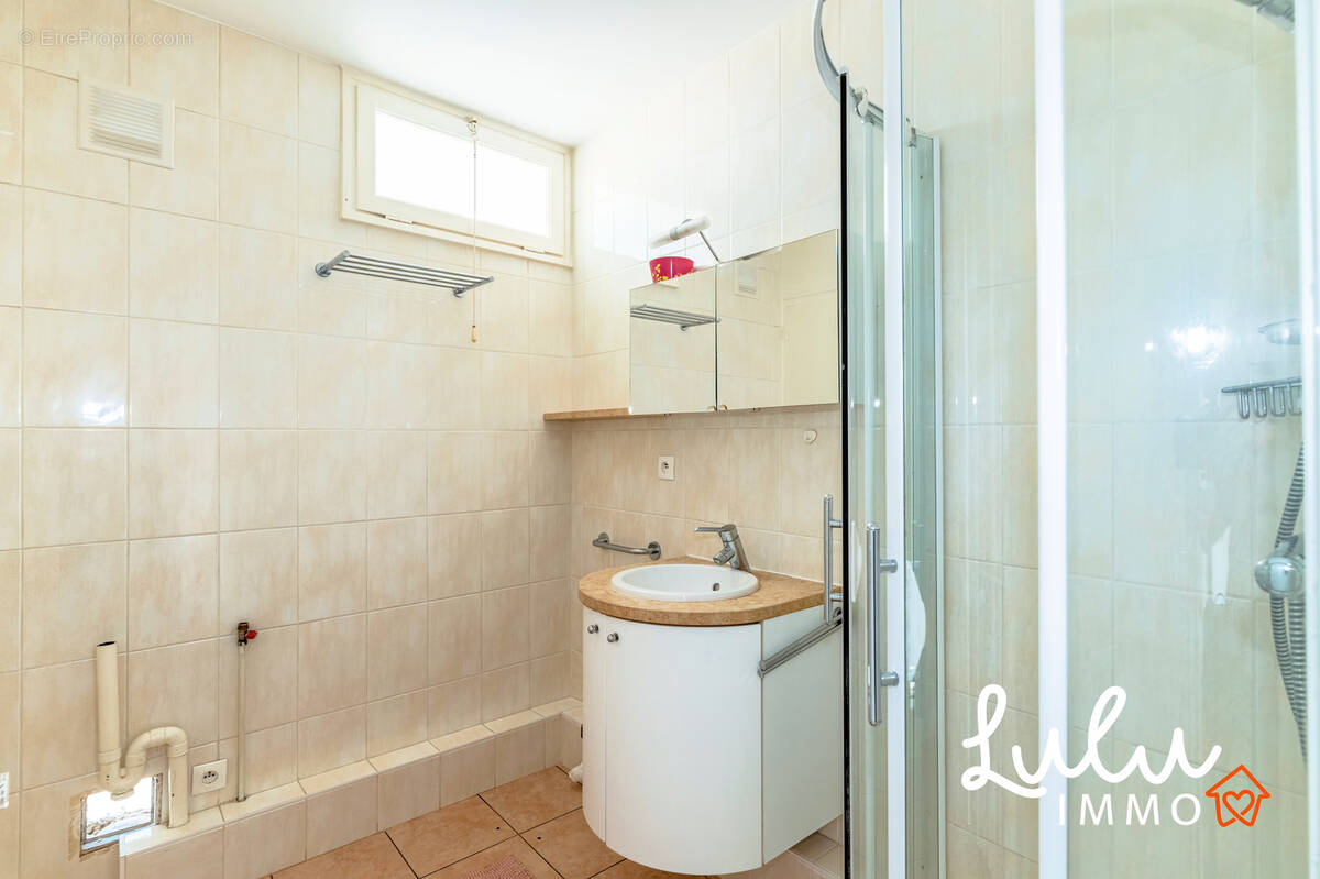 BRON - Appartement T4 74,88m2 avec cave et stationnement libre  - photo 11