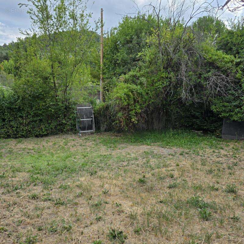 Spacieuse maison avec un joli terrain - photo 24