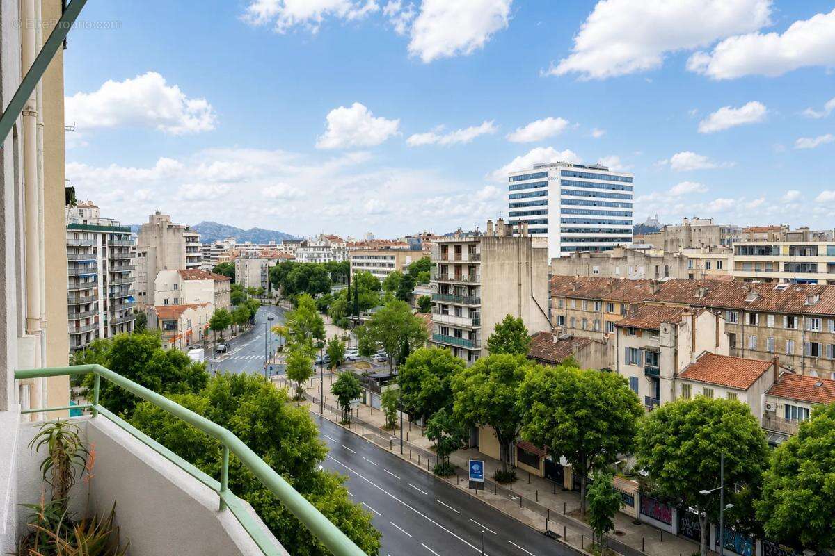 Appartement à MARSEILLE-4E