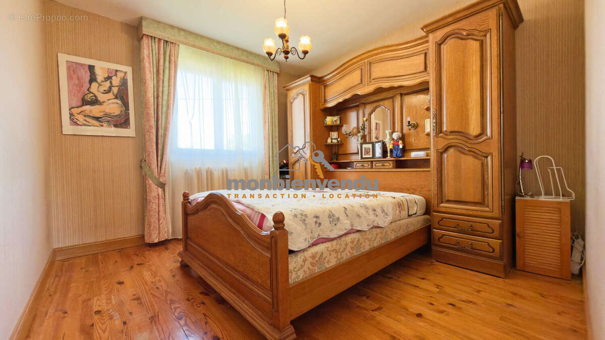 Maison à REILHAC