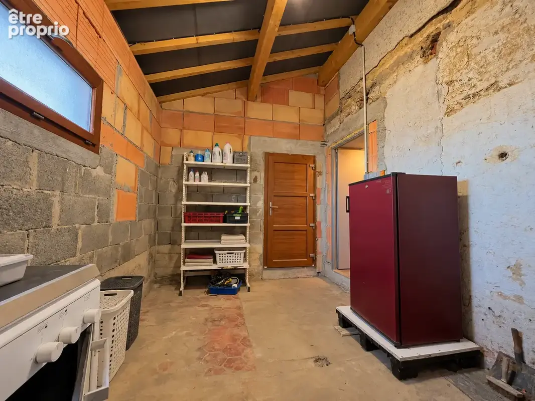 Maison plain-pied avec grenier aménageable - grandes dépendances - CONDEISSIAT - photo 8