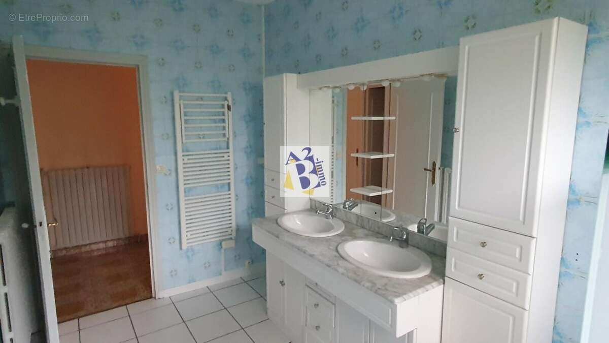 Maison à PUYMOYEN