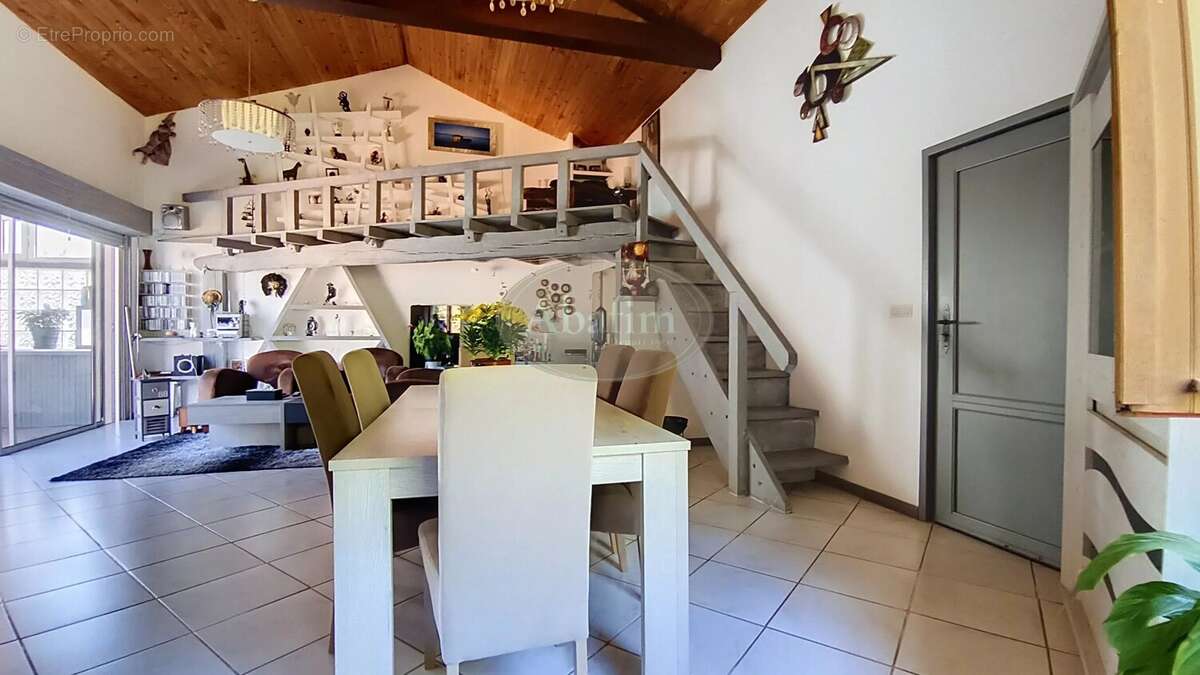 Maison à POINTIS-INARD