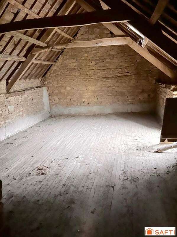 Maison 145 m² à Saint-Thurien  - photo 8