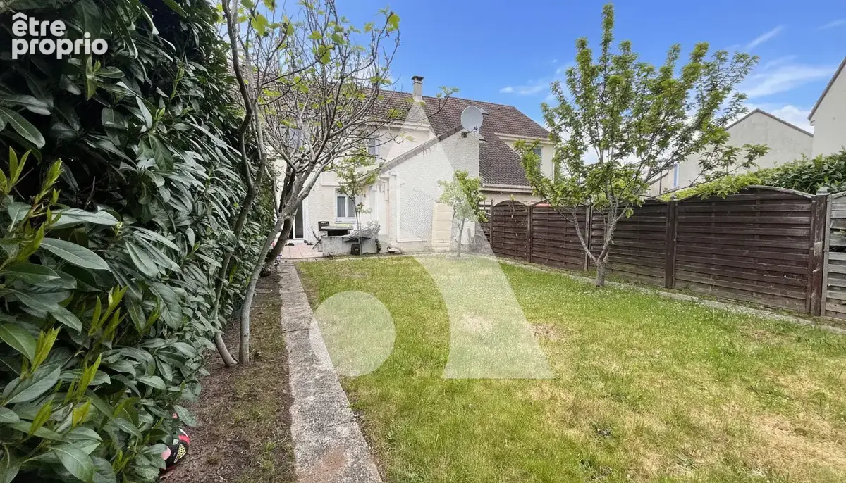 Spacieuse maison avec 3 chambres - proche Gare - photo 1