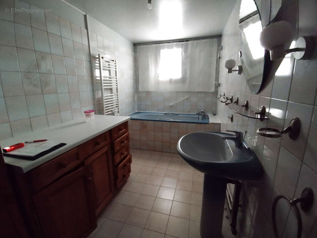 Maison à SAINT-HILAIRE-LA-GRAVELLE