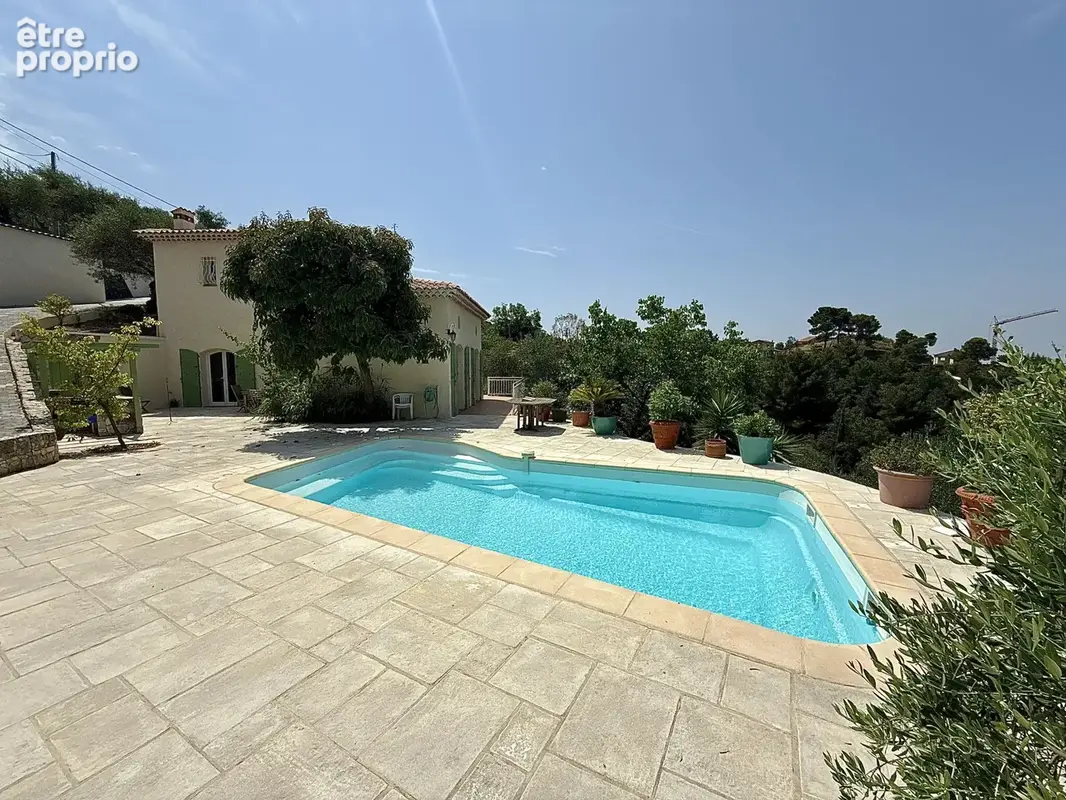 Photo 1 - Maison à CASTAGNIERS