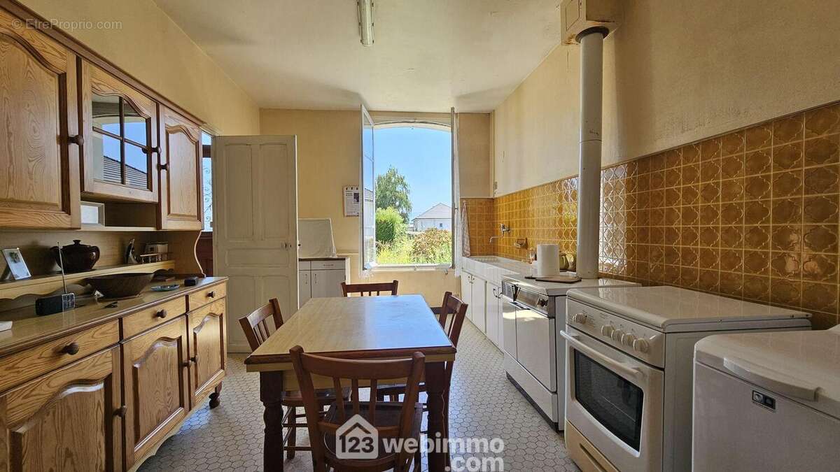 Maison 104 m² à Boeil-Bezing  - photo 7