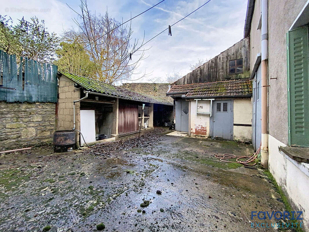 Maison à TIL-CHATEL