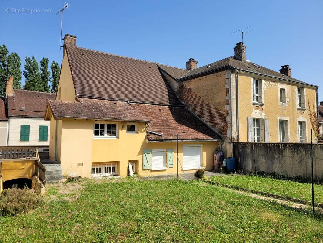 Maison à MOUTIERS-AU-PERCHE
