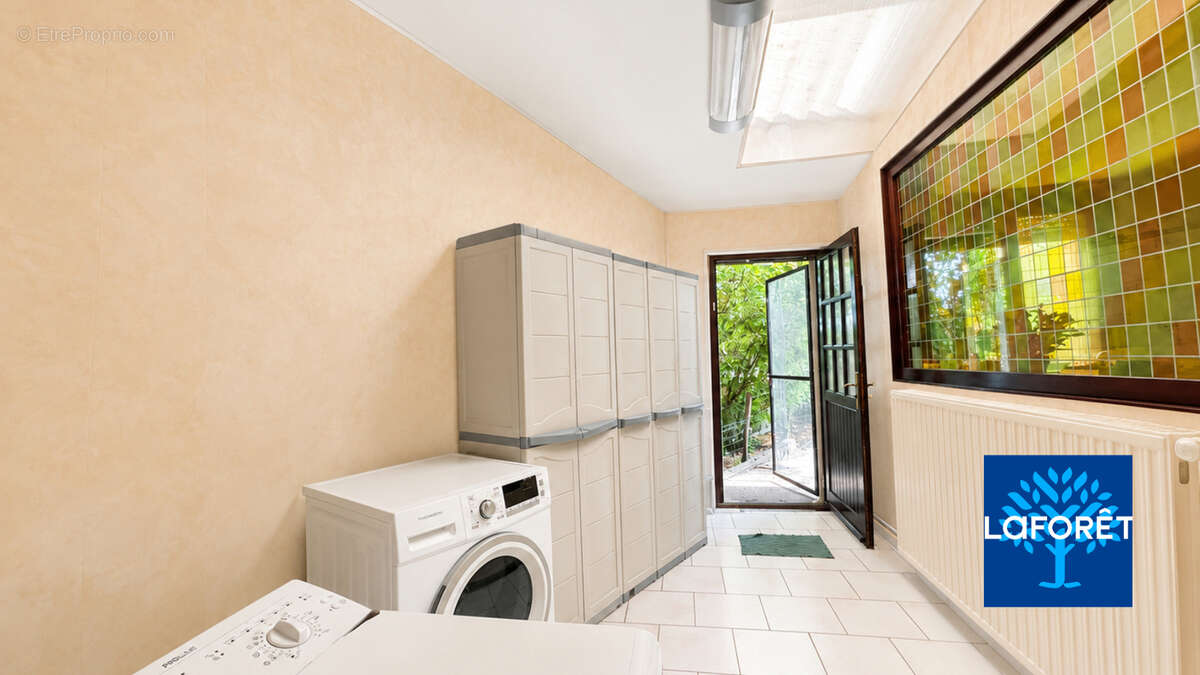 Maison familiale 140 m²   5 chambres  Fort potentiel d'investissement à Anzin - photo 11