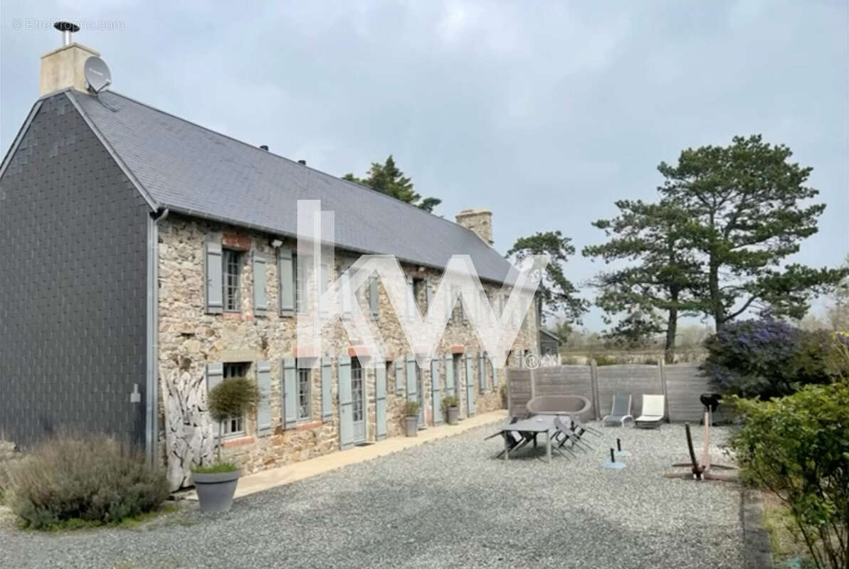 Maison 220 m² à Agon-Coutainville  - photo 2