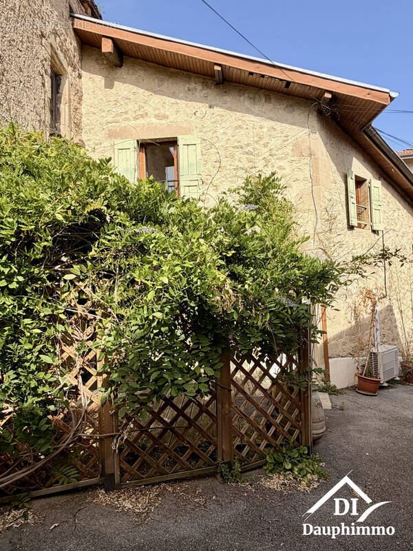 Maison à SAINT-DONAT-SUR-L'HERBASSE
