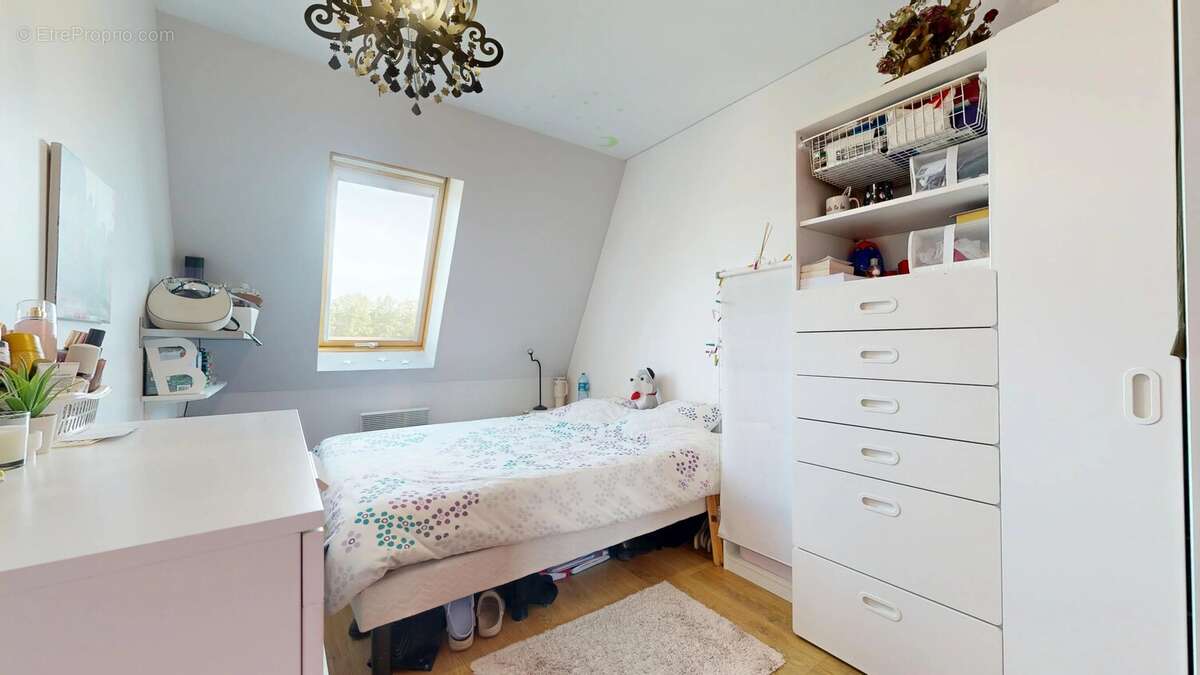 Appartement à VAUJOURS