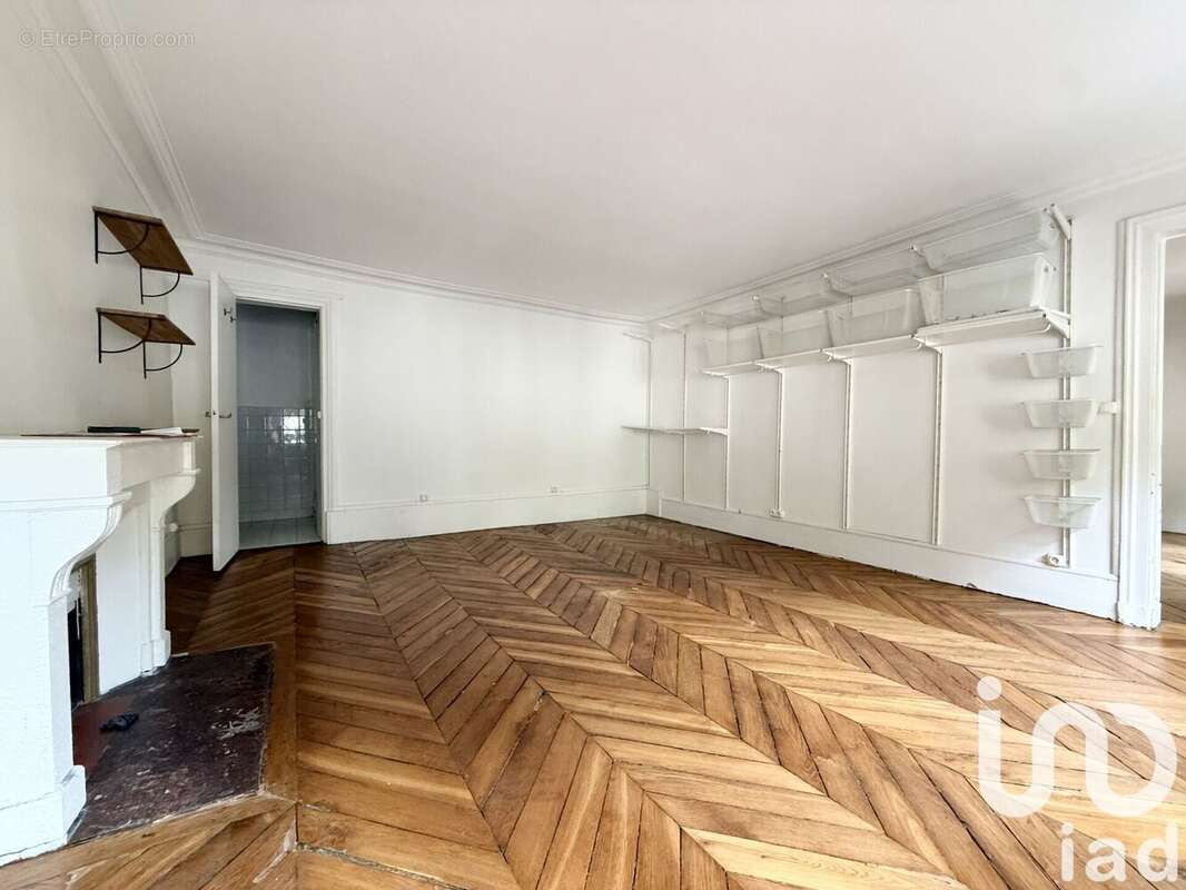 Appartement 70 m² à Paris-9e  - photo 5