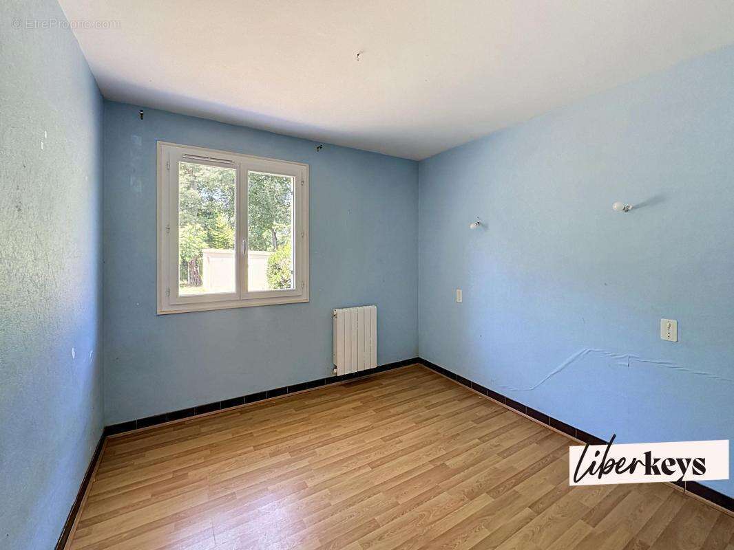Maison de plain pied avec parc boisé - photo 6